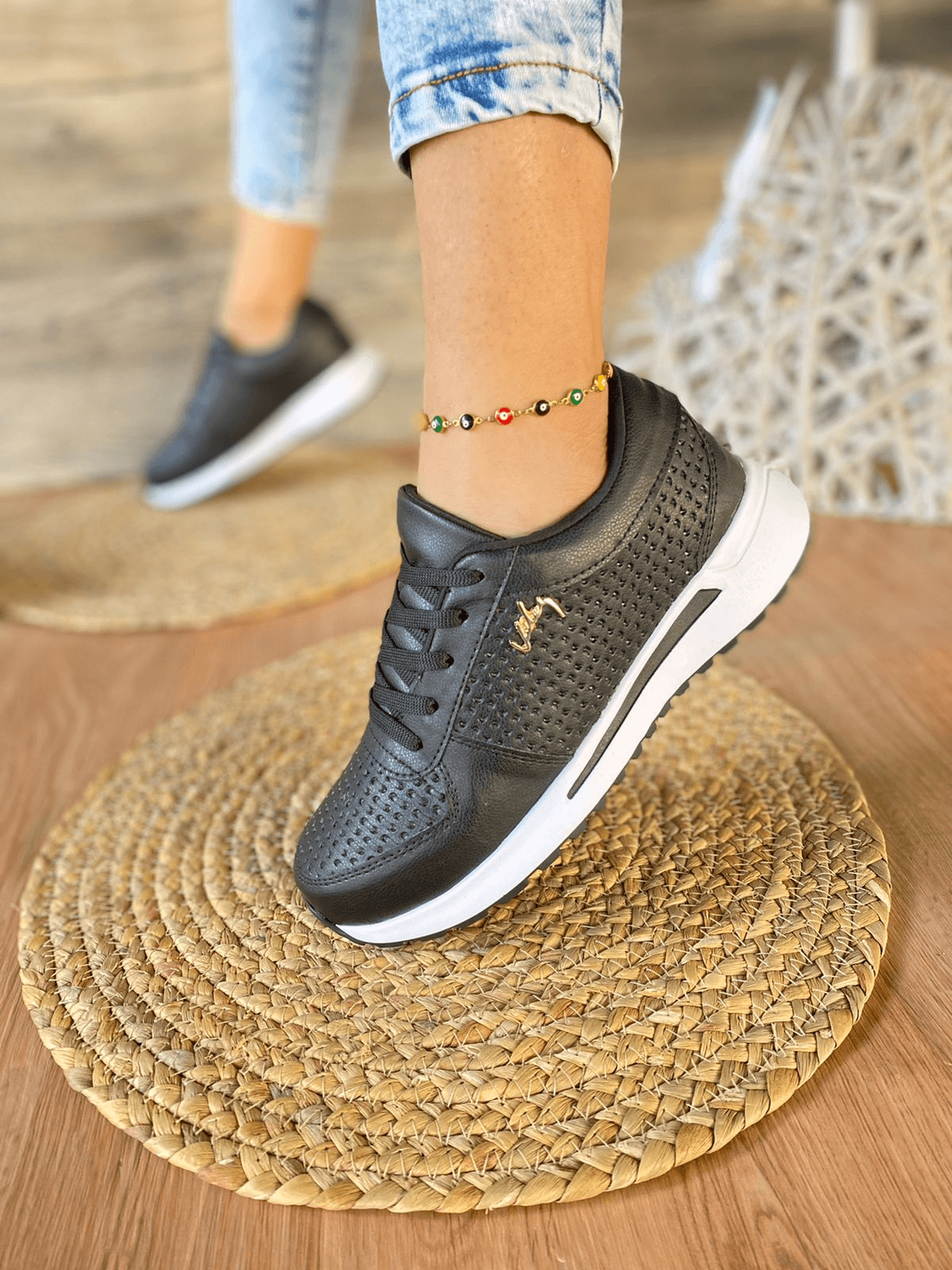 Veles Casual + Tractor