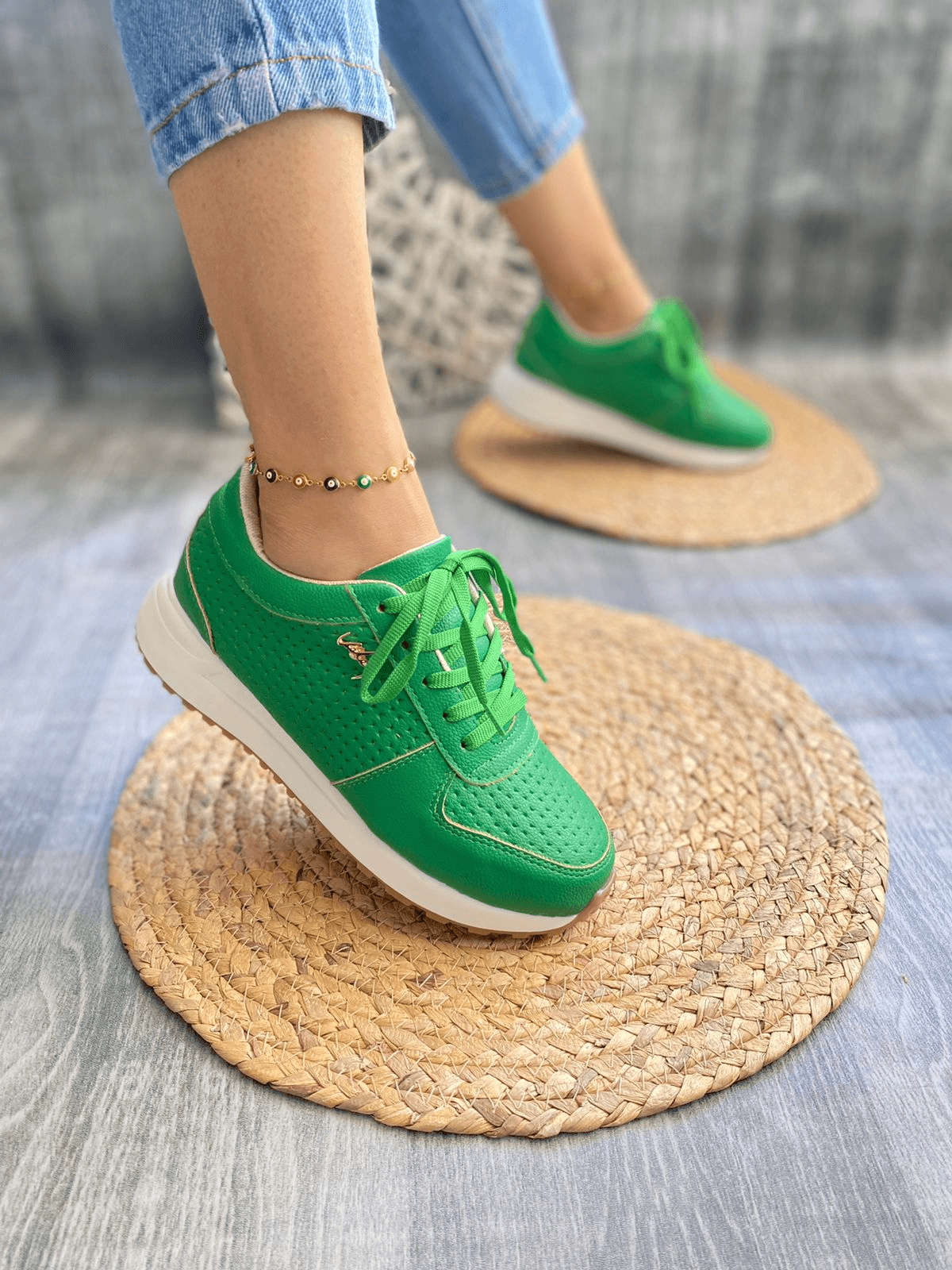 Veles Casual + Tractor