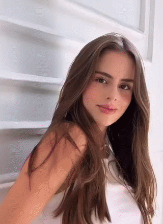 ROSA HAIR - Refuerza tu belleza con Rosa Hair™ – Activa el crescimiento capilar, reducir caída de calleo, fortalece las uñas y mejora la textura de la piel.