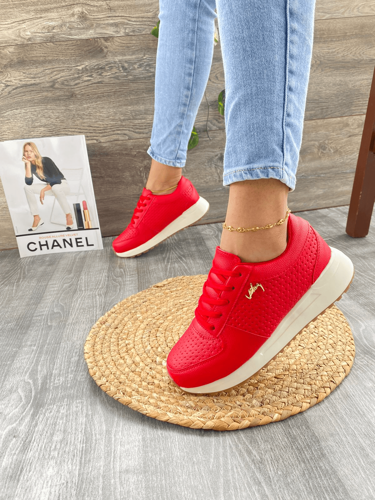 Veles Casual + Tractor