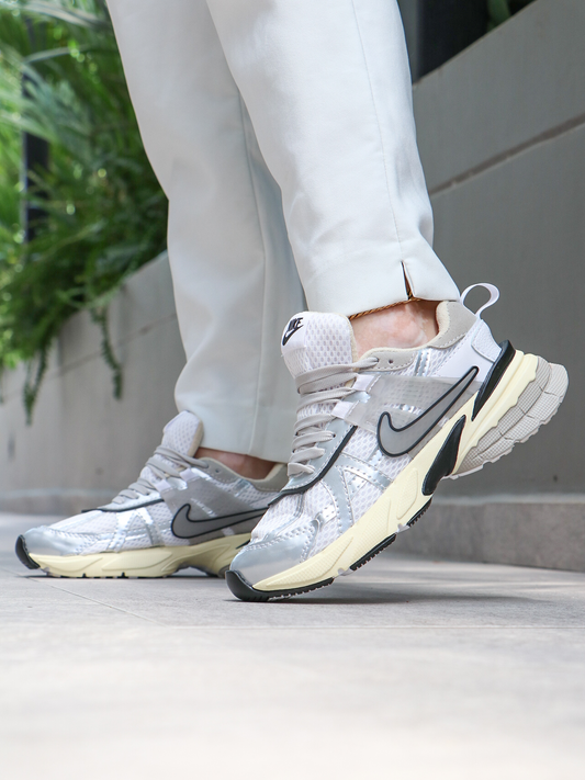 NIKE V2K RUN